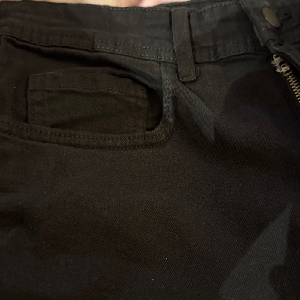 Stylish Black Ripped‎ Jeans - Picture 5 of 5
